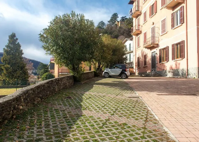 Romantic * Cernobbio